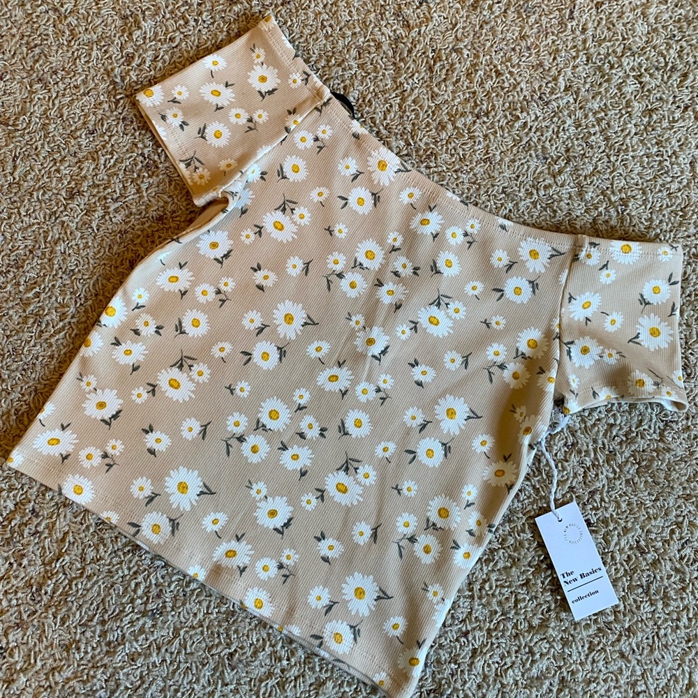 NWT Forever 21 floral daisy top